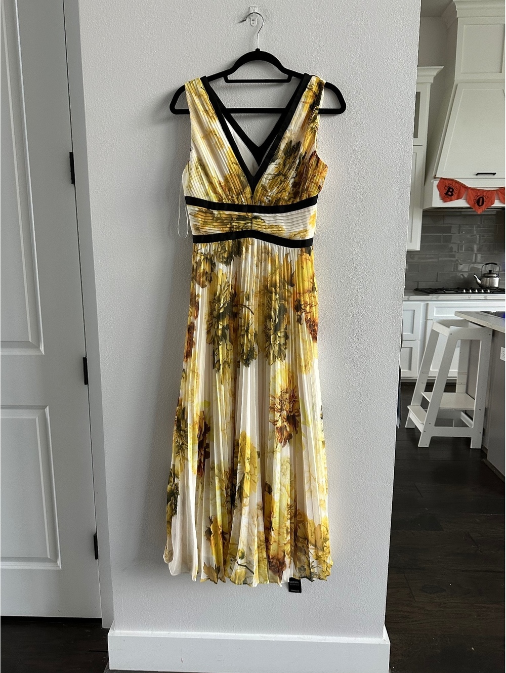 Karen Millen Pleated Floral Bodice Detail Woven Maxi Dress